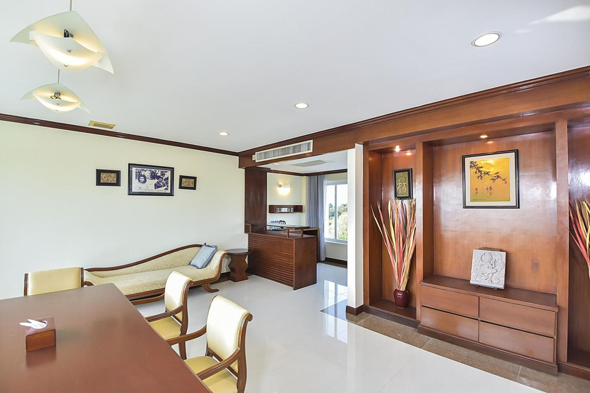 Independence Hotel Resort & Spa Sihanoukville Ngoại thất bức ảnh